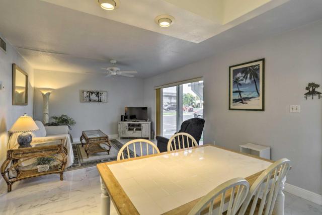 'The Palms' Cocoa Beach Condo: Walk to Beach!