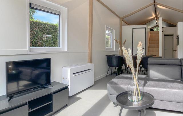 Stunning Home In Putten With Wifi