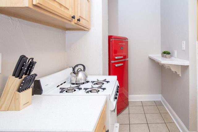 Cozy Carriage House - Walk to UNC + Free Bikes