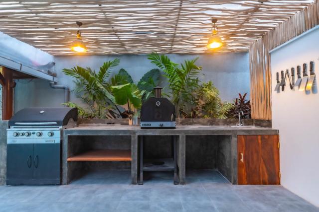 Luxury 5BR Villa with Private Pool & Rooftop Lounge