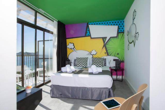 Casual Pop Art Benidorm by Casual Hoteles