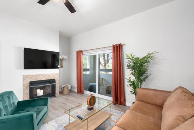 Boho and Cozy ~ Work From Home ~ Pool + Hot Tub 365!