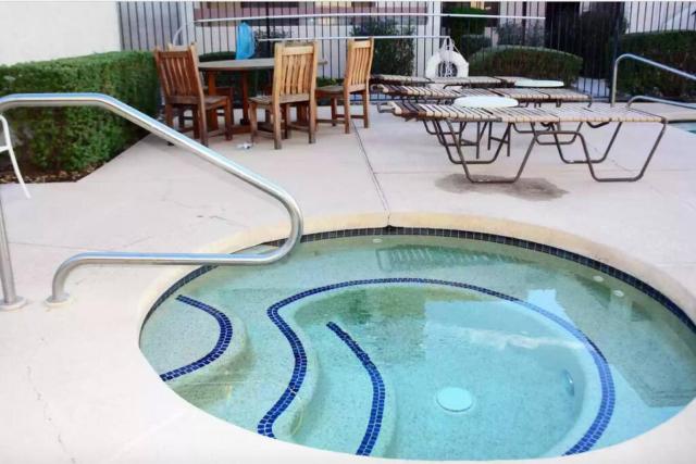 Boho and Cozy ~ Work From Home ~ Pool + Hot Tub 365!