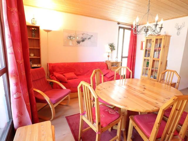 Charmant appart **, 6 pers, 2 balcons, prox pistes & village, parking gratuit - FR-1-342-147