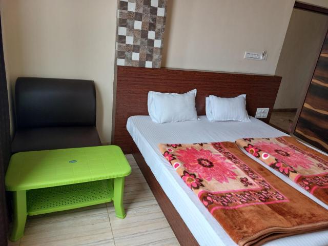 HOTEL SATYAM PALACE