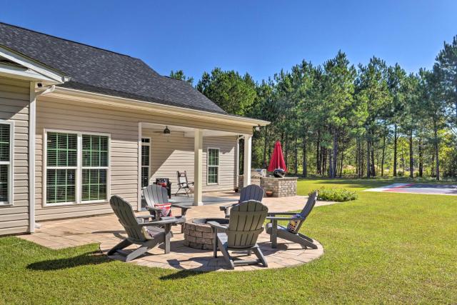 Bright Hopkins Home w/ Game Room & Fire Pit!