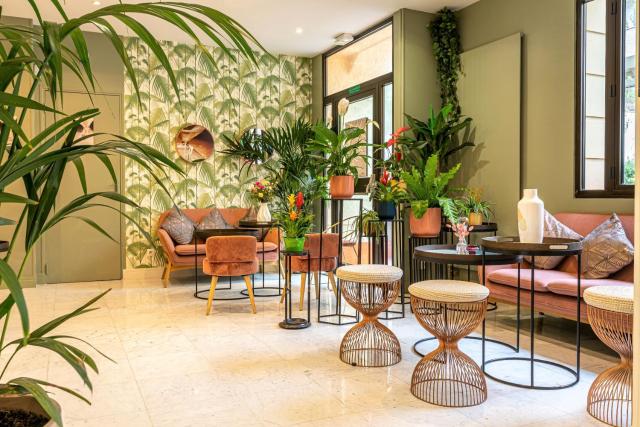 Hotel Ariane Montparnasse by Patrick Hayat