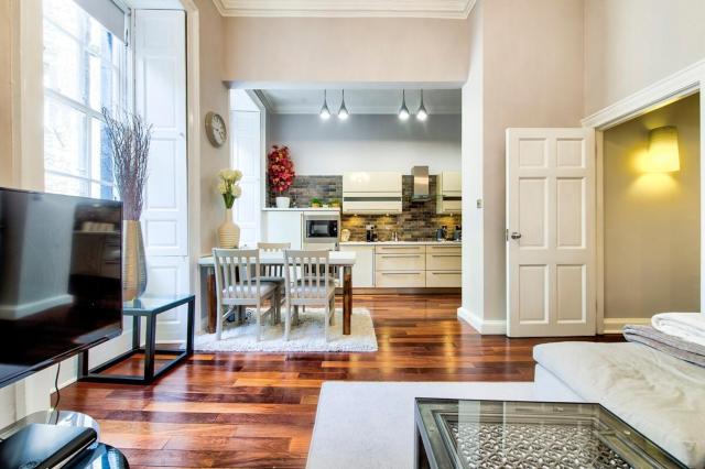 Gorgeous apartment in the heart of New Town