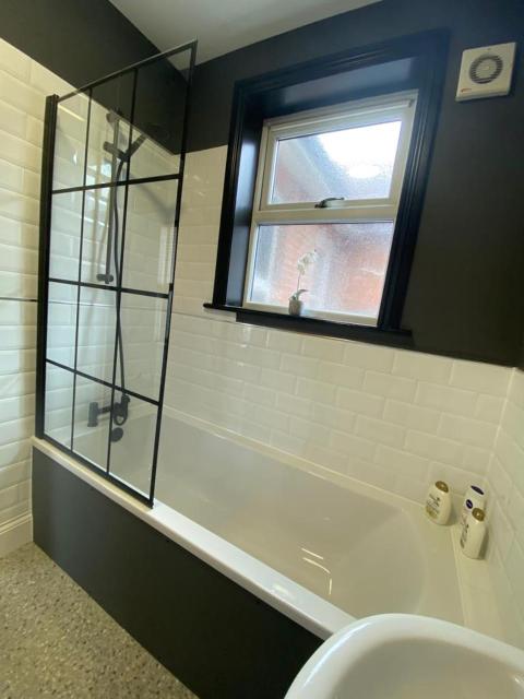 1 bed flat with parking near town centre