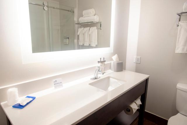 Holiday Inn Express Marshfield - Springfield Area by IHG