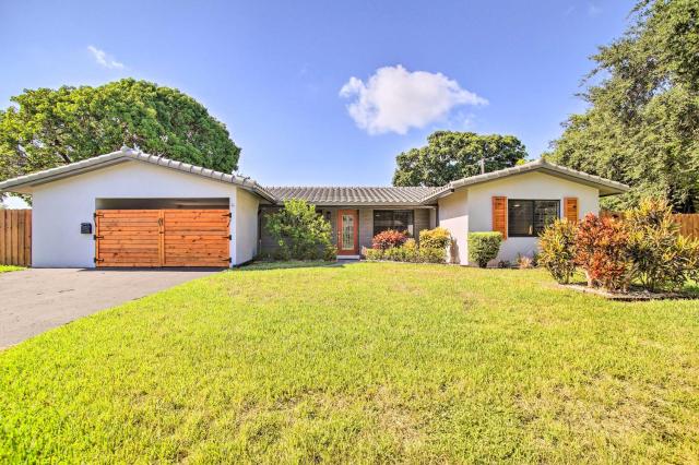 Wilton Manors Home w/ Pool ~ 4 Mi to Beach!