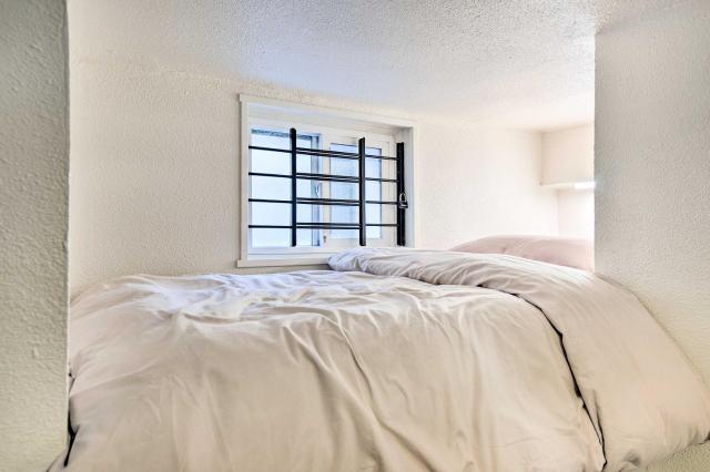 Steps to City Park + Restaurants: Denver Studio
