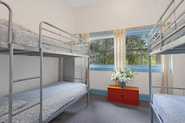 Lil Roo - PodBed Hostel