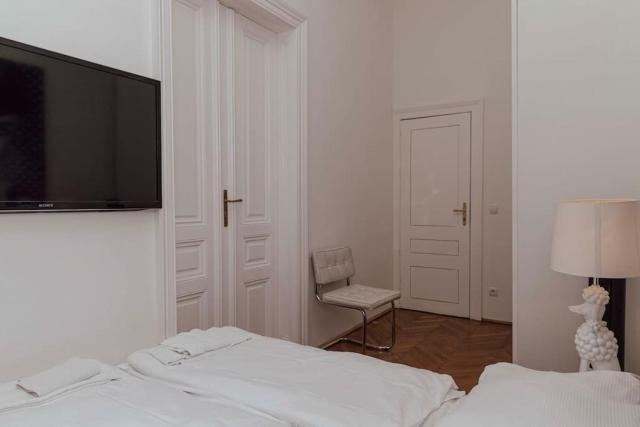 Modern stylish comfortable 2 bedroom apartment