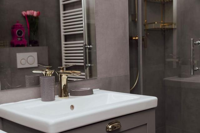 Modern stylish comfortable 2 bedroom apartment