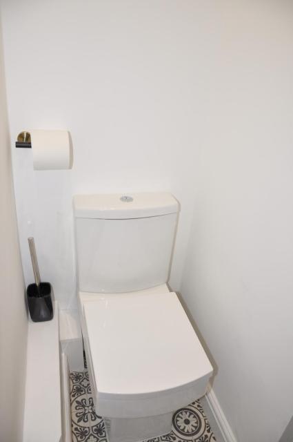 Luxury Studio- MK central- 5 MINS DRIVE TO TRAIN STATION-DIRECT TRAINS TO LONDON, BIRMINGHAM