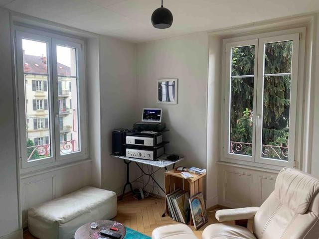 A deux pas du lac et de IMD, Ouchy bel appartement