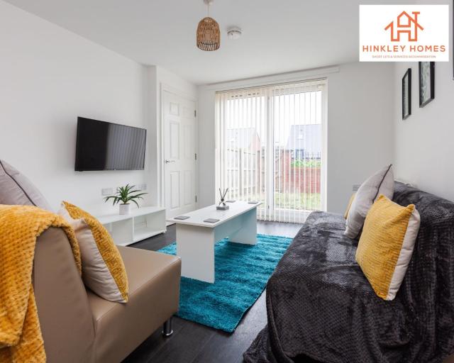 Spacious 4bed - City Centre - Free secure parking! By Hinkley Homes Short Lets & Serviced Accommodation