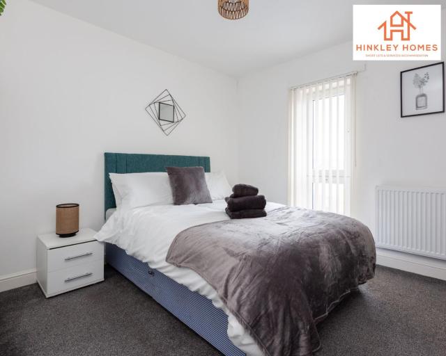 Spacious 4bed - City Centre - Free secure parking! By Hinkley Homes Short Lets & Serviced Accommodation