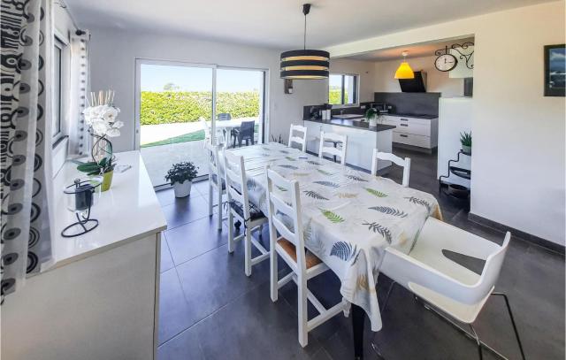 Holiday Home Lilia Plouguerneau With Sea View 02