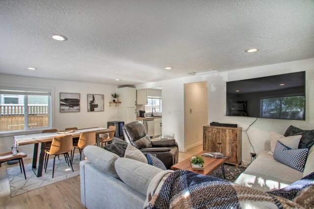 Cozy Coeur d'Alene Getaway w/ Fire Pit, Near Dtwn