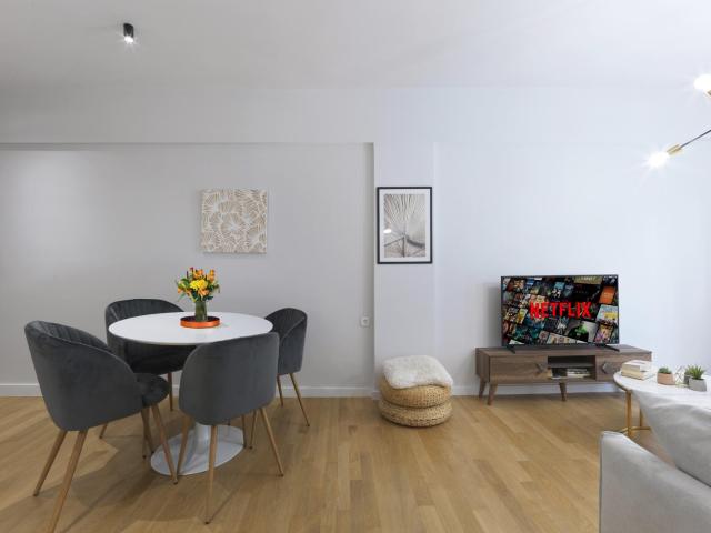FRESH, NEW & READY FOR YOU! RNVTD APT IN KOUKAKI!