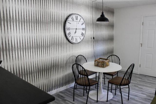 Upgraded Condo Close to All the Tempe Action