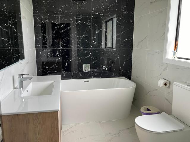 Flat Bush Private Ensuite - 3 Nights Special