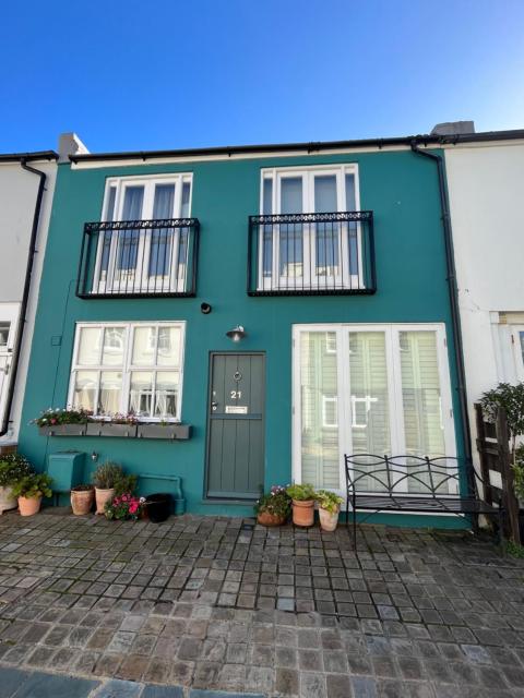 Charming BRIGHTONMEWS cottage parking 1min to sea&shops