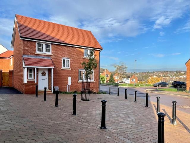 Aspen Villa, Apsley Station