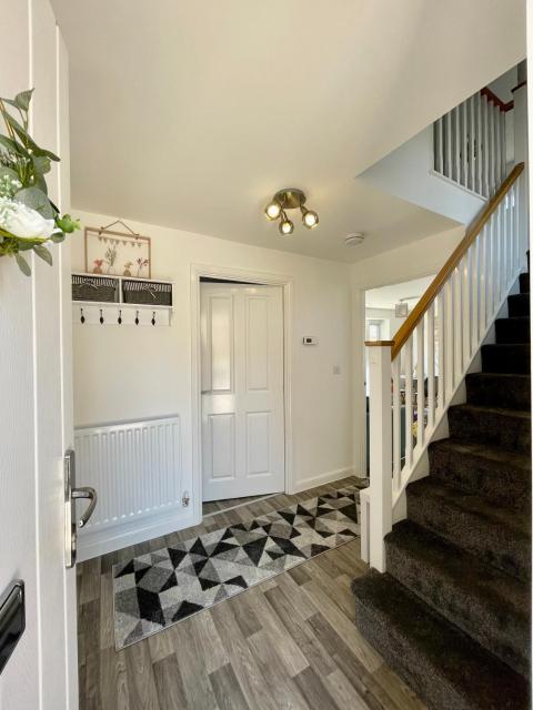Aspen Villa, Apsley Station
