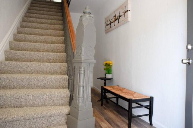 Stunning Big Home Near Downtown North Shore & More