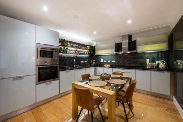 London Nino Apartments