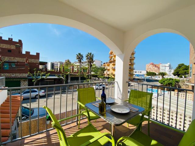 APARTAMENTOS AQUARIUM (1C). BIG TERRACE.