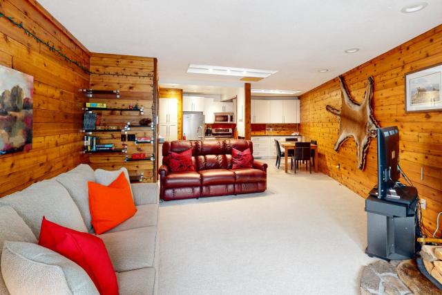 Ponderosa Inn 408
