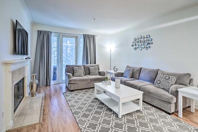 Serene Irvine Retreat w/ Heated Pool Access!