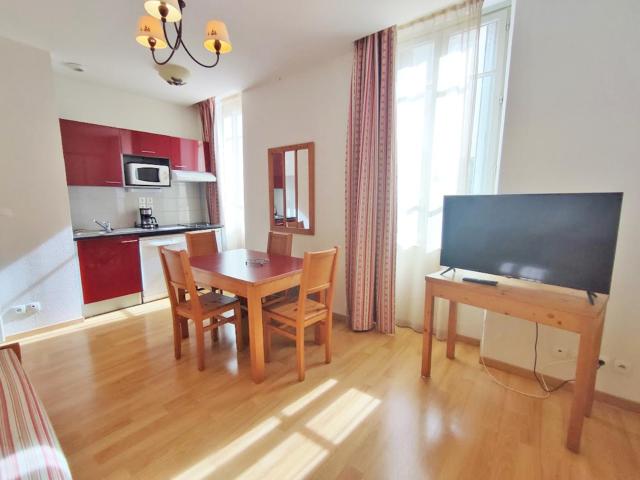 La Cardabelle, T2, centre Luchon, wifi, casier à ski, ascenseur, 4 personnes