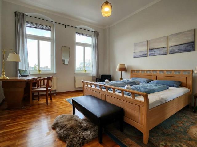4 Raum Wohnung mit Balkon auf 120sqm in Top Lage