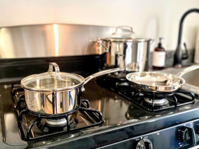 HostWise Stays - Prime Butler St Location - Lower Lawrenceville