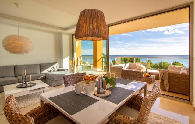 Beach Front Apartment In Villajoyosa With Wifi