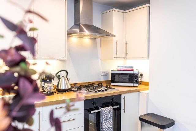 Luxury Modern 3 Bedroom Apartment in City Centre