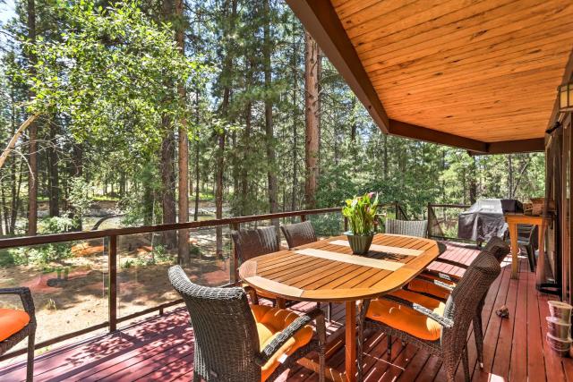 Riverside Winthrop Chalet w/ Hot Tub & 2 Decks!