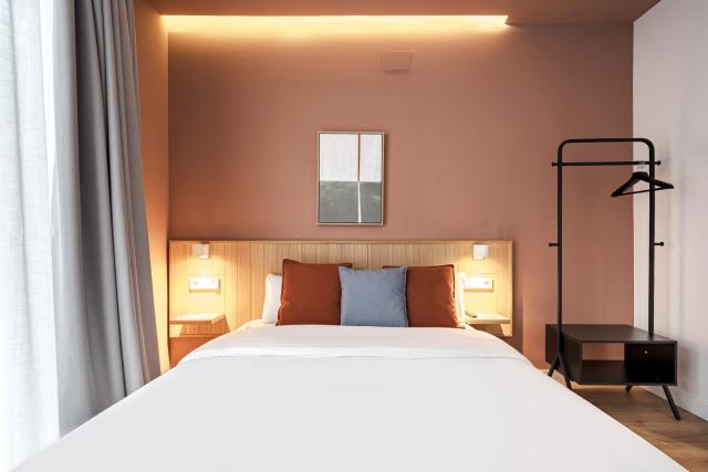 Vallecas Suites by Olala Homes