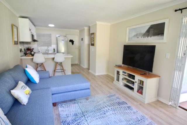 Tamboerskloof 2 bed apartment