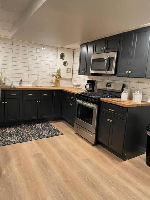 Modern & Chic XL Studio w EZ City Airport Access
