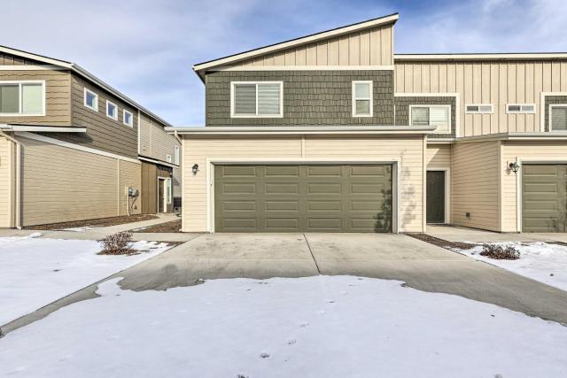 Nampa Townhome ~ 18 Mi to Downtown Boise!