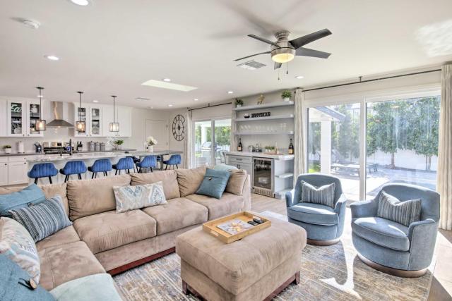 Families Welcome! Scottsdale Gem w/ Pool & Jacuzzi