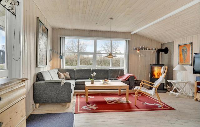 3 Bedroom Stunning Home In Juelsminde
