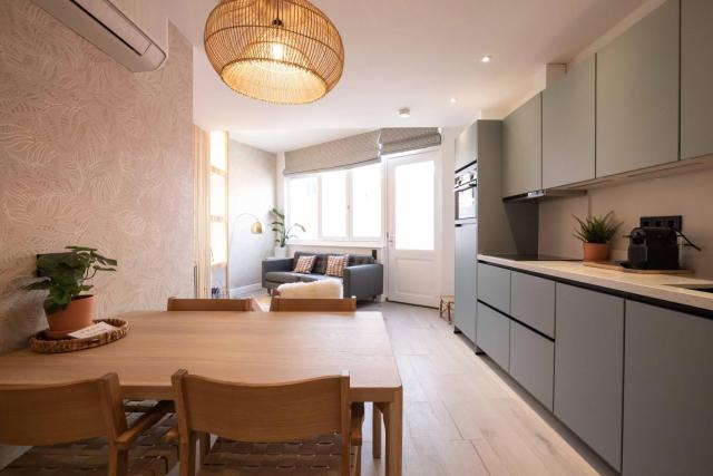 Modern two bedroom apartment close to the beach