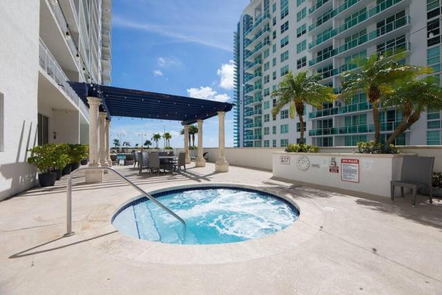 Superb unit, centrally located with parking